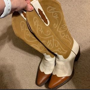 7..5 Vintage Nine West Ladies cowboy boots